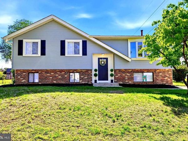 10 WINDY DRIVE, BLACKWOOD, NJ 08012