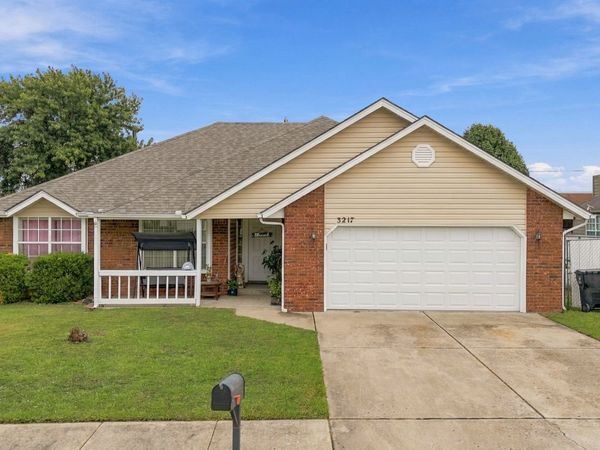 3217 N 8th Place , Broken Arrow, OK 74012
