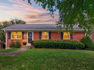 325 E Tiverton Way, Lexington, KY 40517