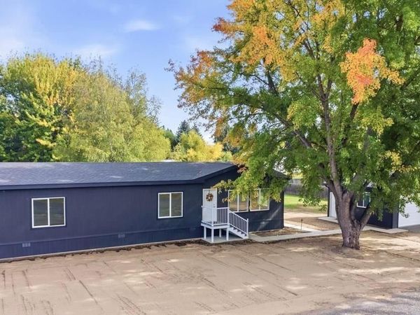 509 W Bartlett St., Oakesdale, WA 99158