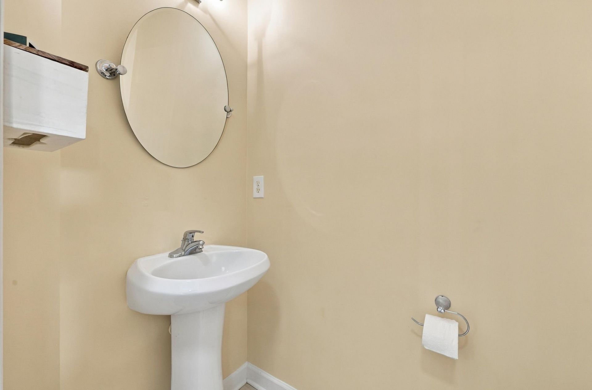 790 Howard Ave. Photo 21