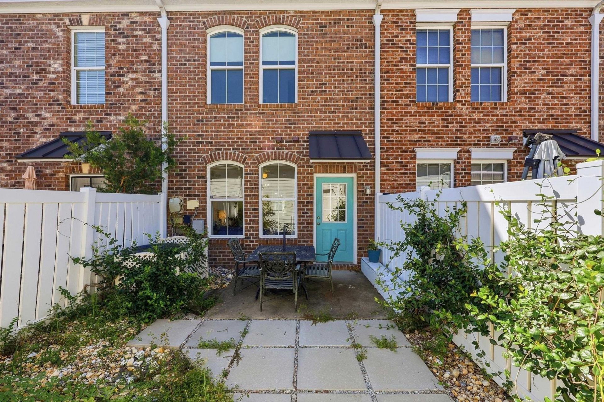 790 Howard Ave. Photo 34