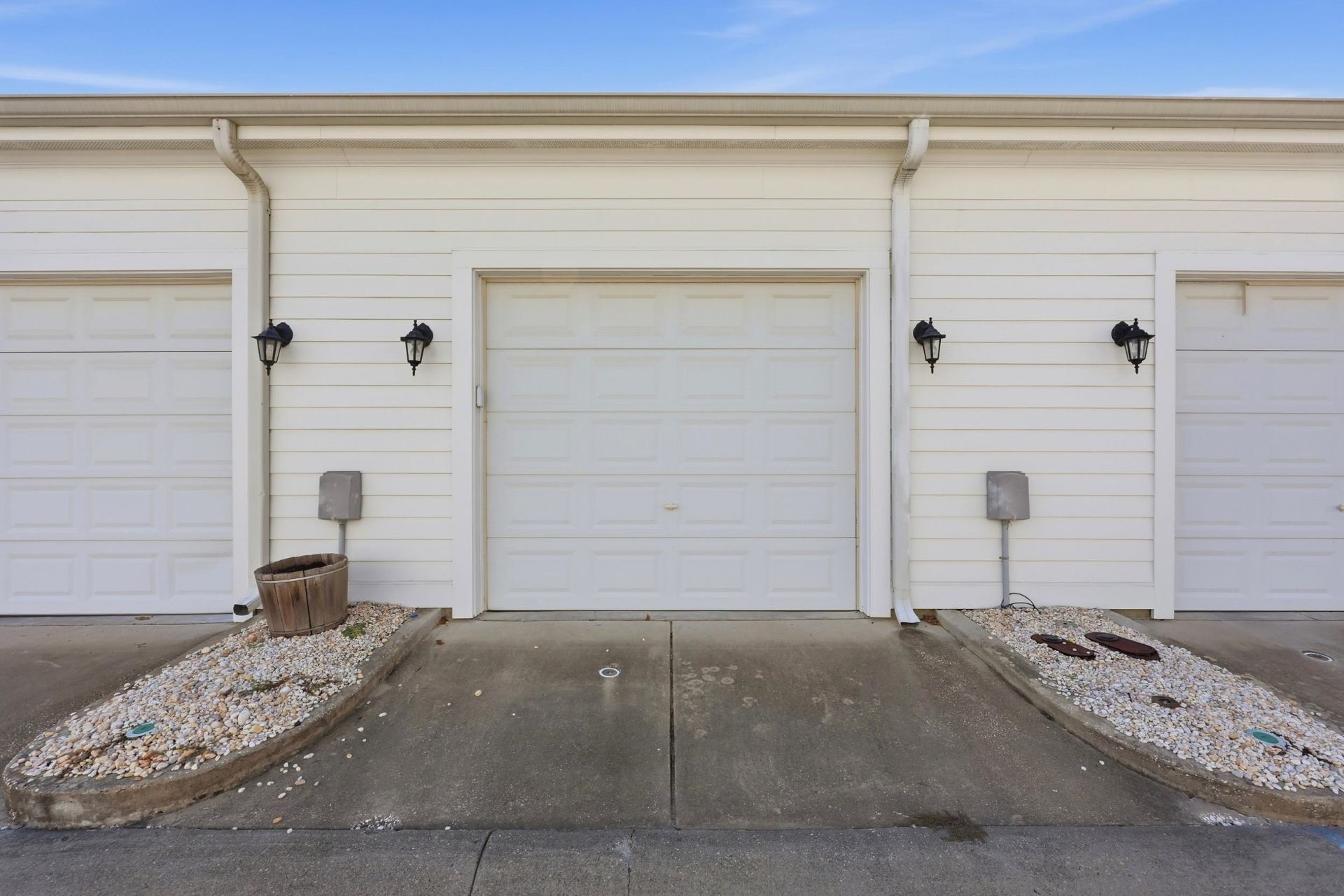 790 Howard Ave. Photo 4