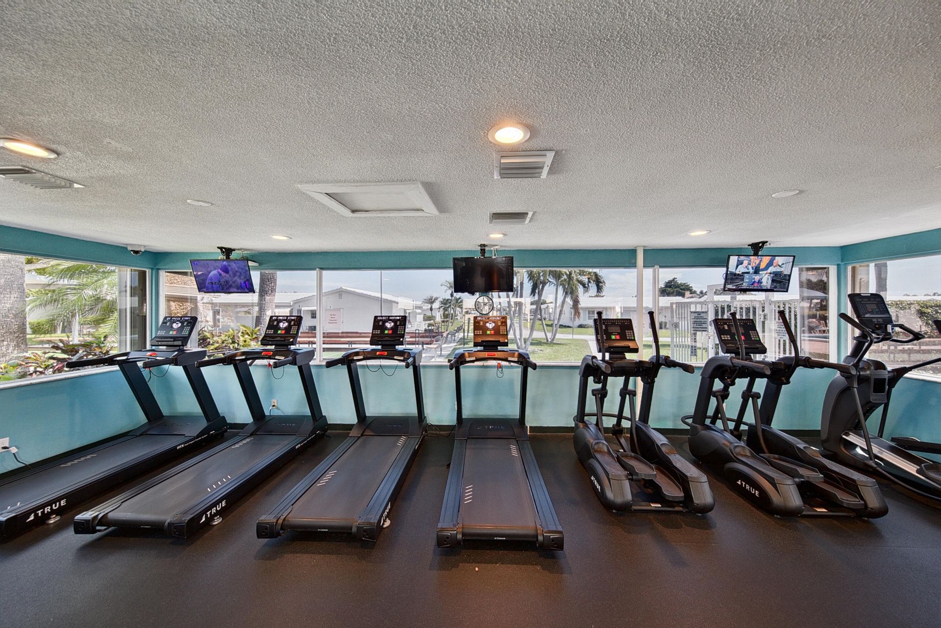 130 NW 14th Street, Boynton Beach, FL 33426 Photo