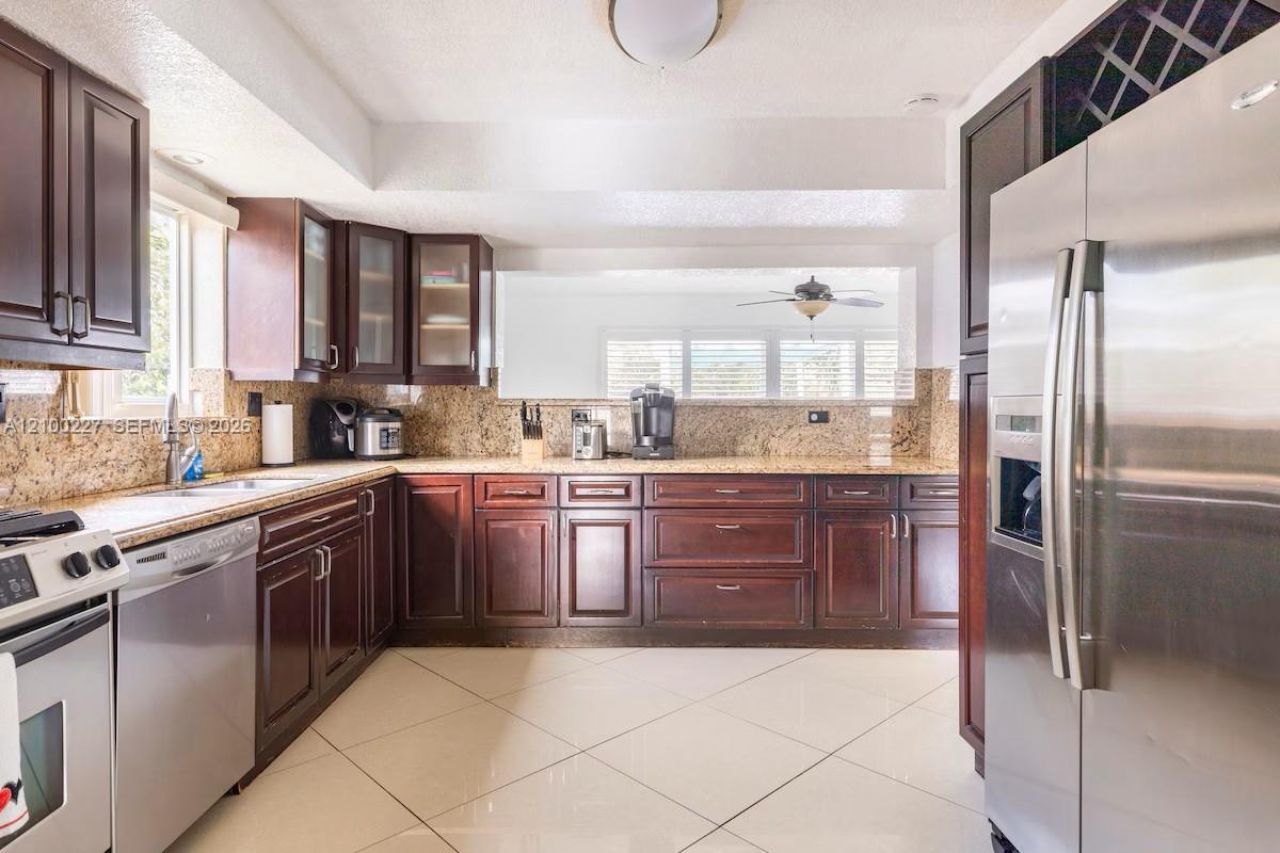 10911 Taft St, Pembroke Pines, FL 33026 Photo