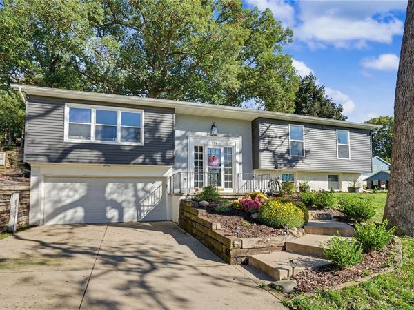 254 NE Brentwood Circle , Cedar Rapids, IA 52402