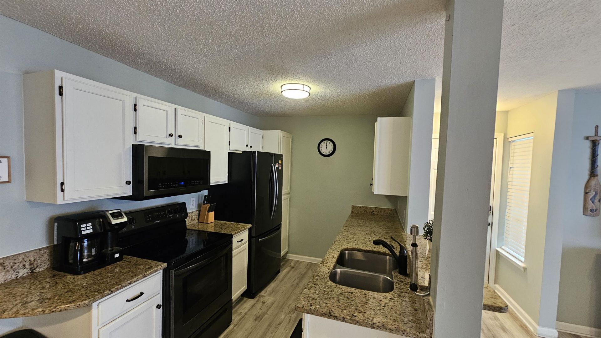 2266 Huntingdon Dr. Photo 16