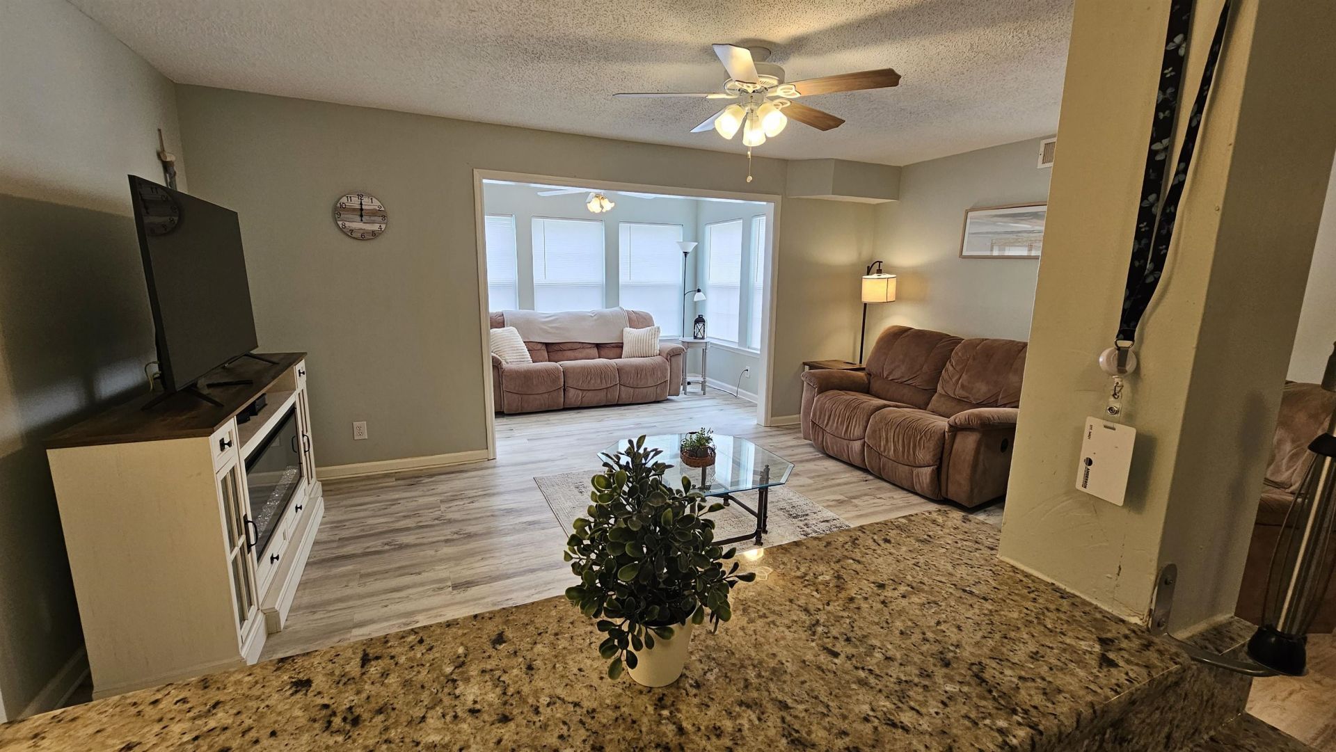 2266 Huntingdon Dr. Photo 5