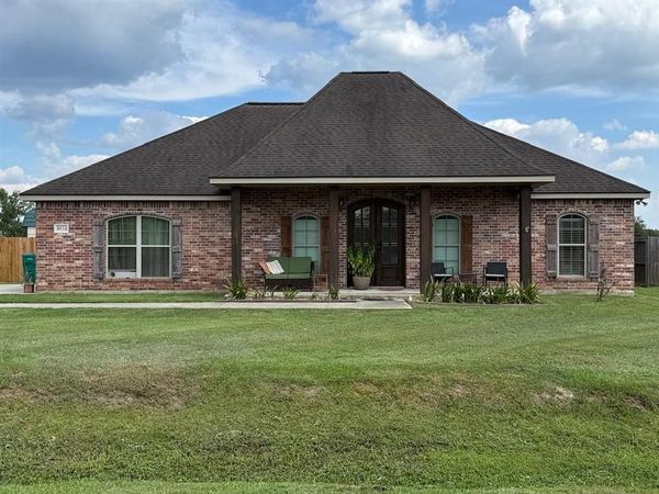 4034 Bertie Ann Road, Moss Bluff, LA 70611