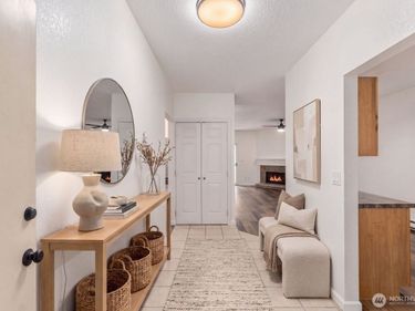 14475 NE 40th St, Unit E202, Bellevue, WA 98007