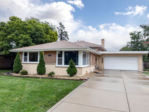 913 E 166th Street , South Holland, IL 60473