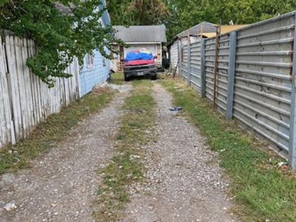7213 Cowart Street, Houston, TX 77020
