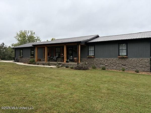 16 Shankle Drive, Courtland, MS 38620