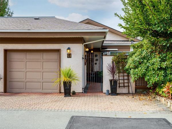 901 Kentwood Lane, Unit #51, Saanich, BC V8Y 2Y9