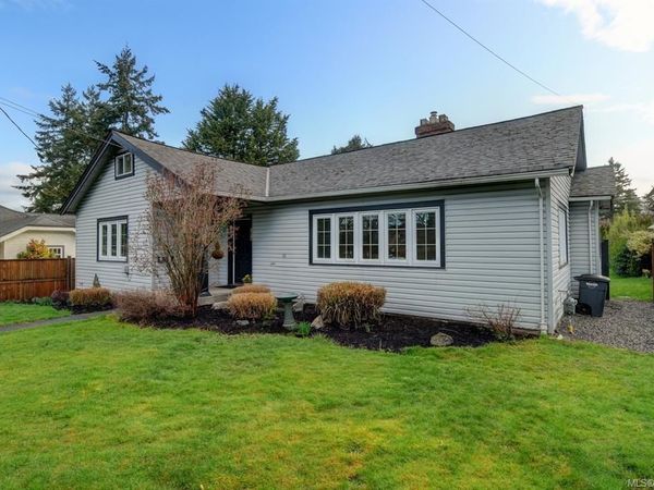 3919 Quadra St , Saanich, BC V8X 1J3