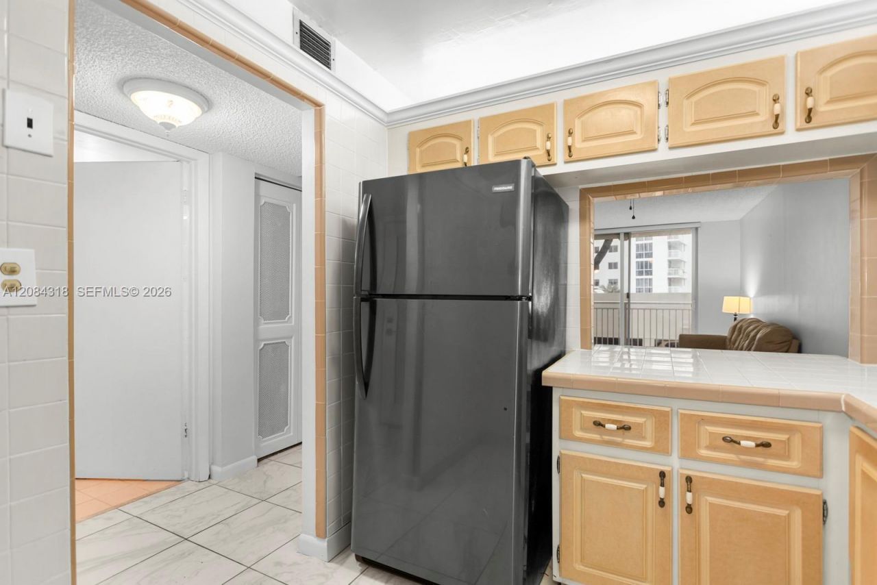 1666 West Ave , Unit 211, Miami Beach, FL 33139 Photo