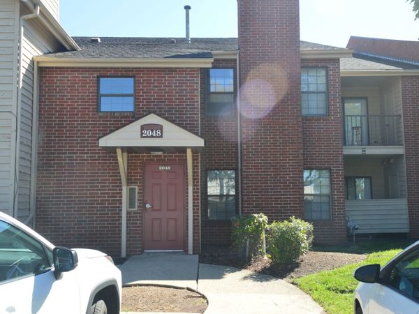 2048 N Rand Road, Unit 103, Palatine, IL 60074