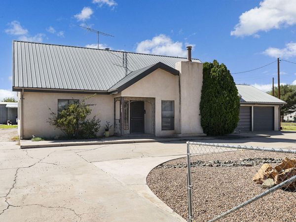 2410 Sunshine Road SW, Albuquerque, NM 87105