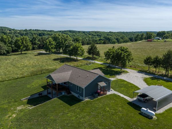 15221 Cleveland Road , Houston, MO 65483