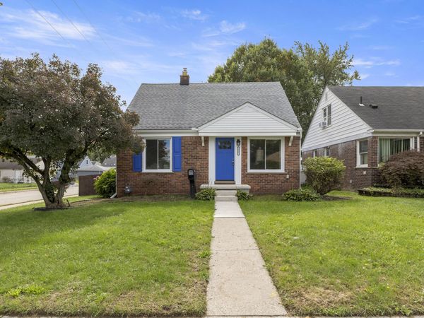 24601 Carlysle Street, Dearborn, MI 48124