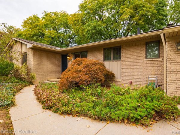 304 Paragon Drive , Troy, Mi 48098