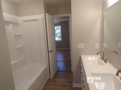 604 King Street Photo 11