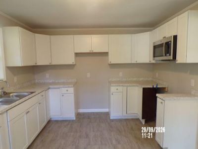 604 King Street Photo 5
