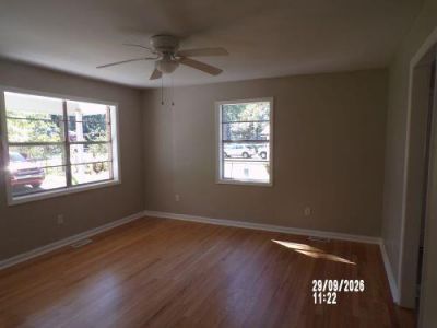 604 King Street Photo 7