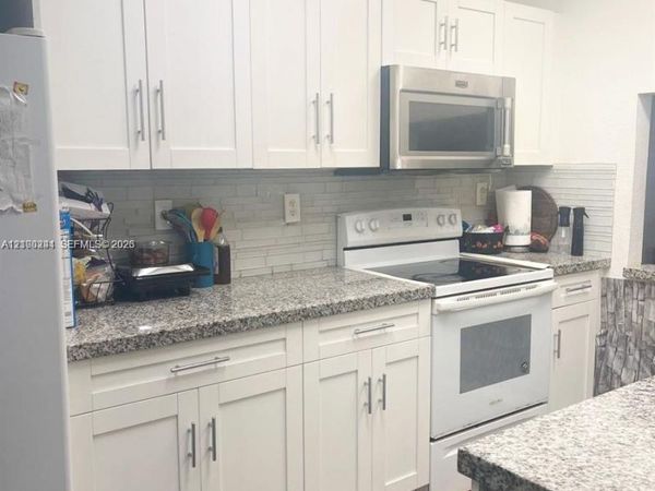 177 Lakeview Dr , Unit 104, Weston, FL 33326