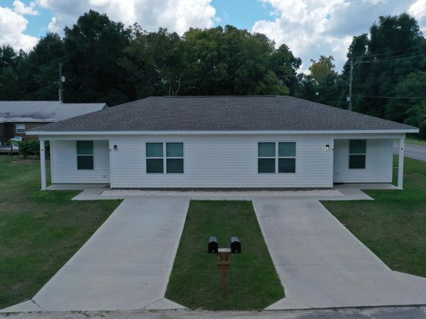 32 Constitution Avenue, Unit A-B, DeFuniak Springs, FL 32433