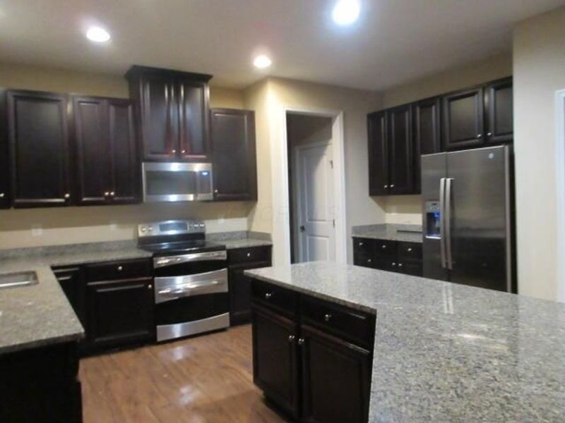 8943 Shady Woods Street NW, Canal Winchester, OH 43110 Photo 7
