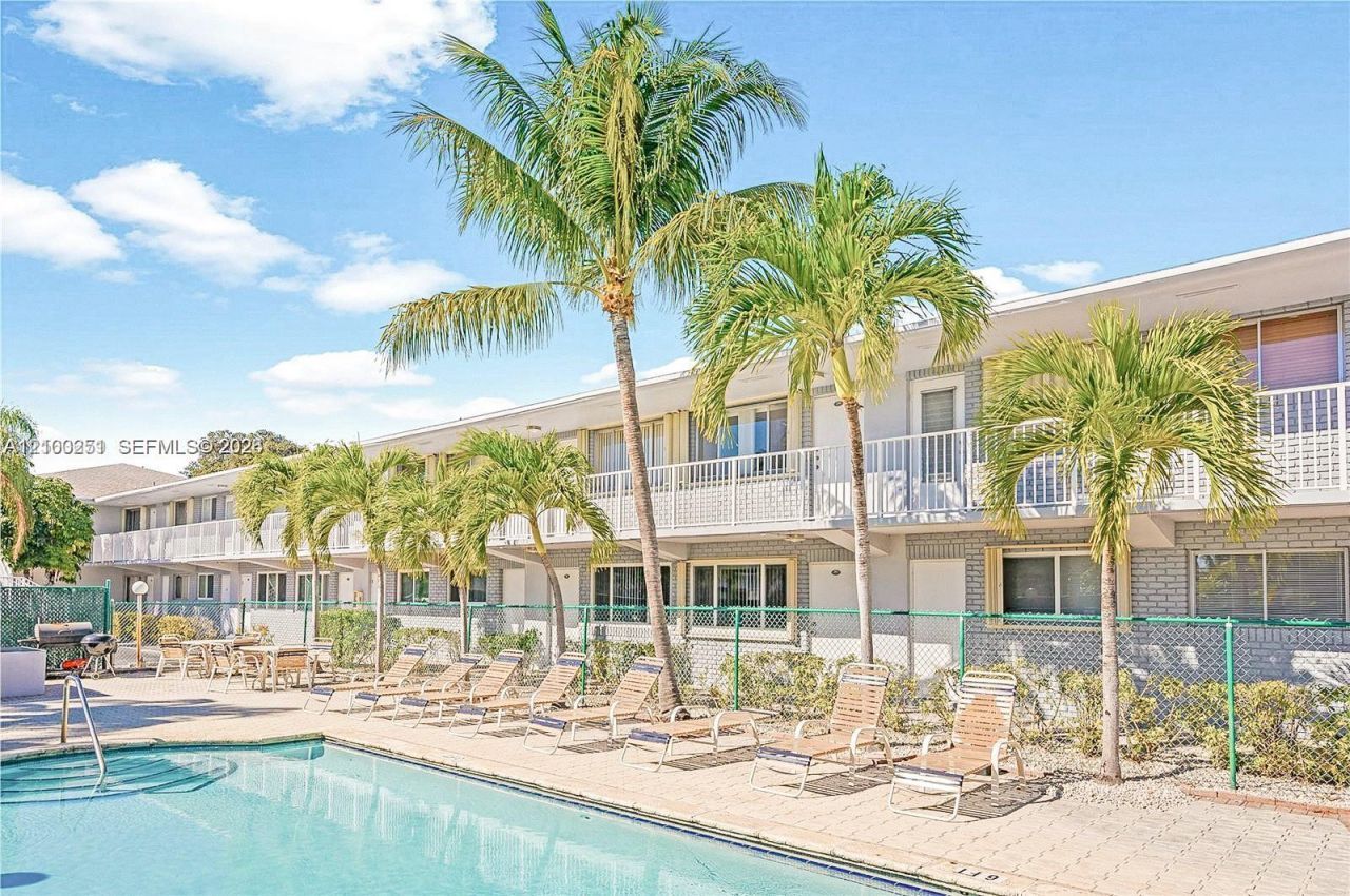 2175 NE 56th St , Unit 110, Fort Lauderdale, FL 33308 Photo