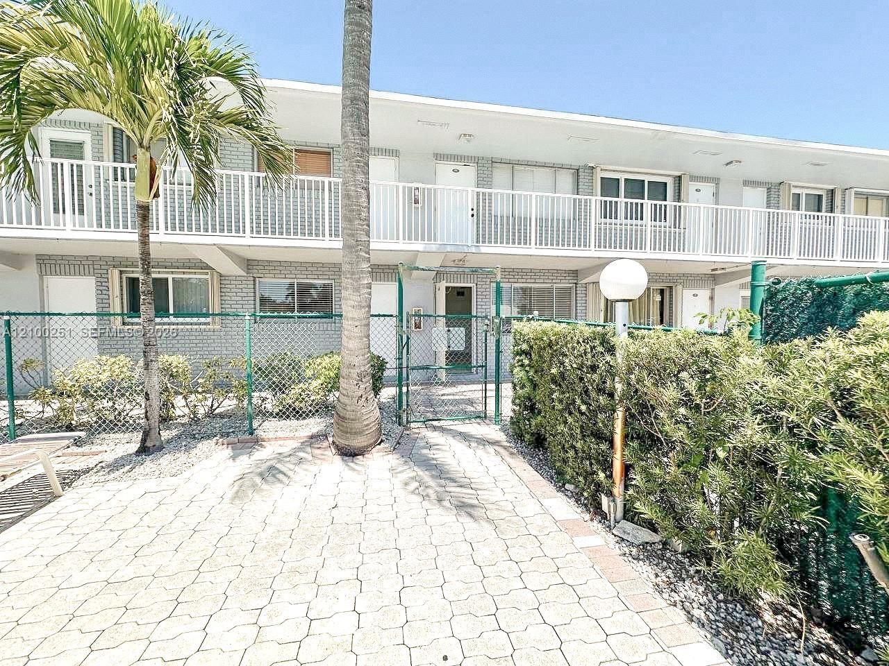 2175 NE 56th St , Unit 110, Fort Lauderdale, FL 33308 Photo