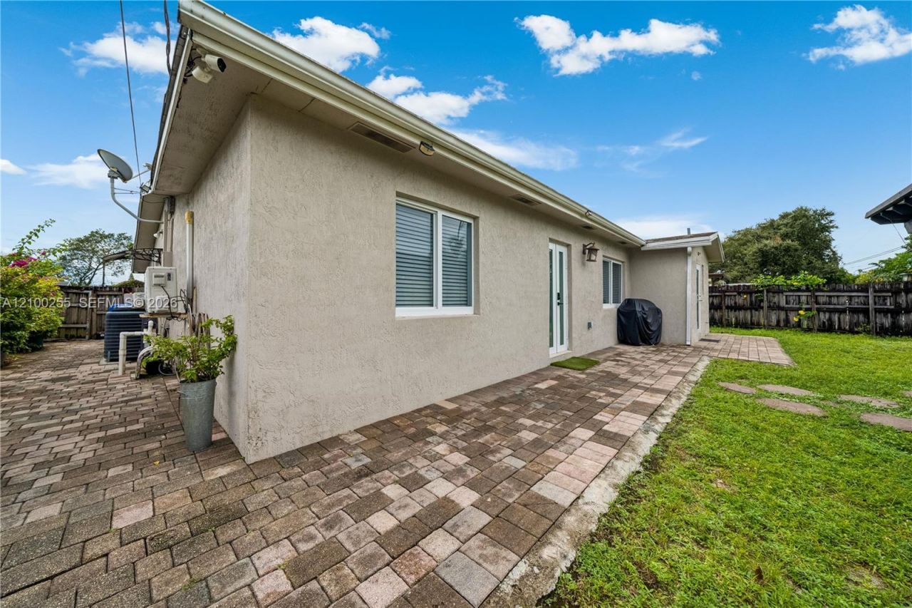6451 Scott St, Hollywood, FL 33024 Photo