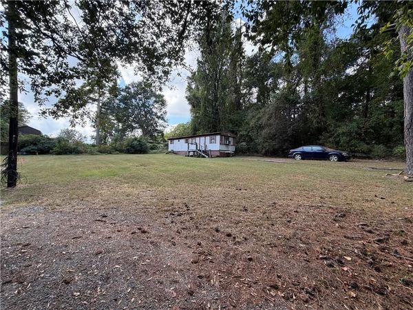 184 Sunset Road SE, Acworth, GA 30101