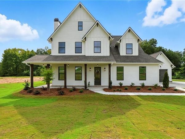 95 Old Town Road , Dacula, GA 30019