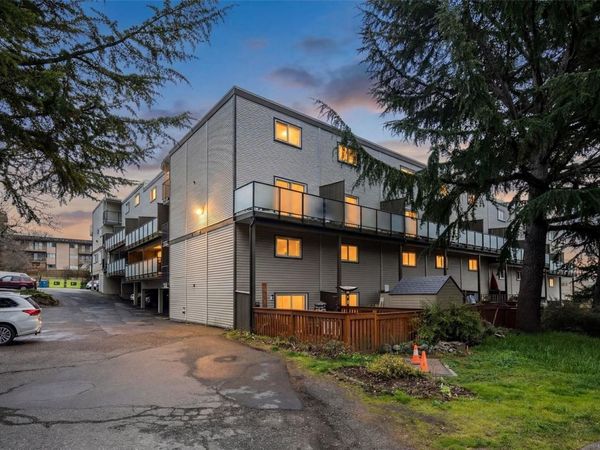 991 Cloverdale Ave , Unit #207, Saanich, BC V8X 2T5