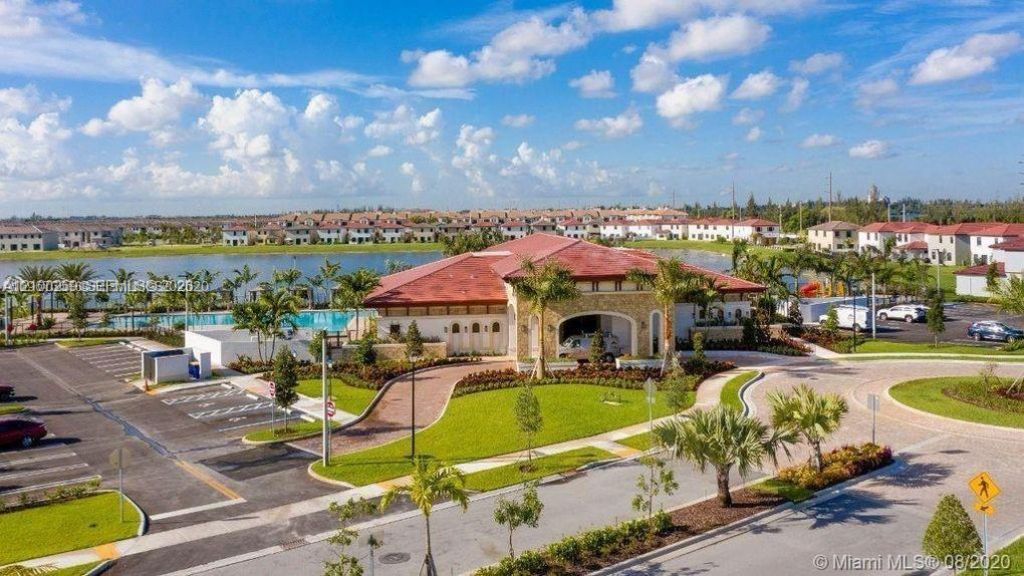 10554 W 35th Ln, Unit 10554, Hialeah, FL 33018 Photo