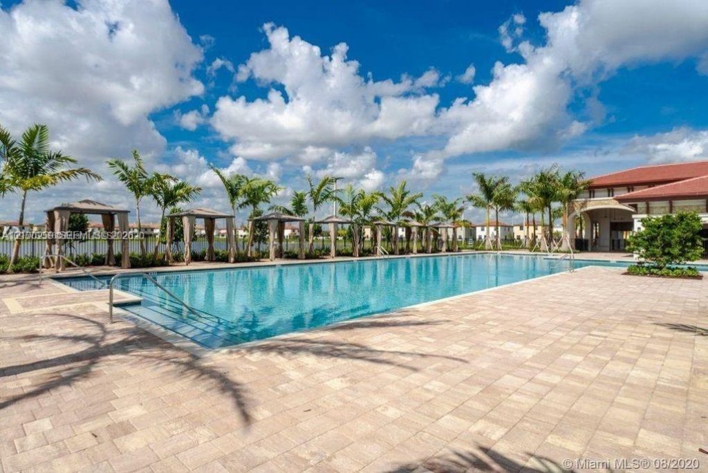 10554 W 35th Ln, Unit 10554, Hialeah, FL 33018 Photo