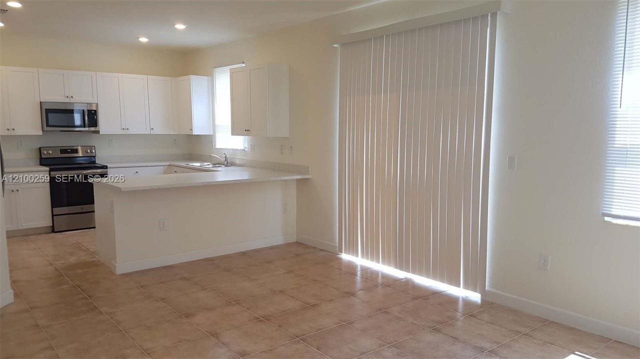 10554 W 35th Ln, Unit 10554, Hialeah, FL 33018 Photo