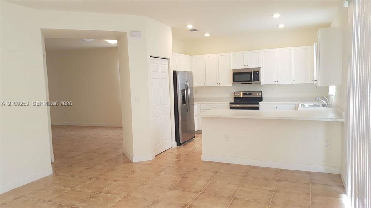 10554 W 35th Ln, Unit 10554, Hialeah, FL 33018 Photo