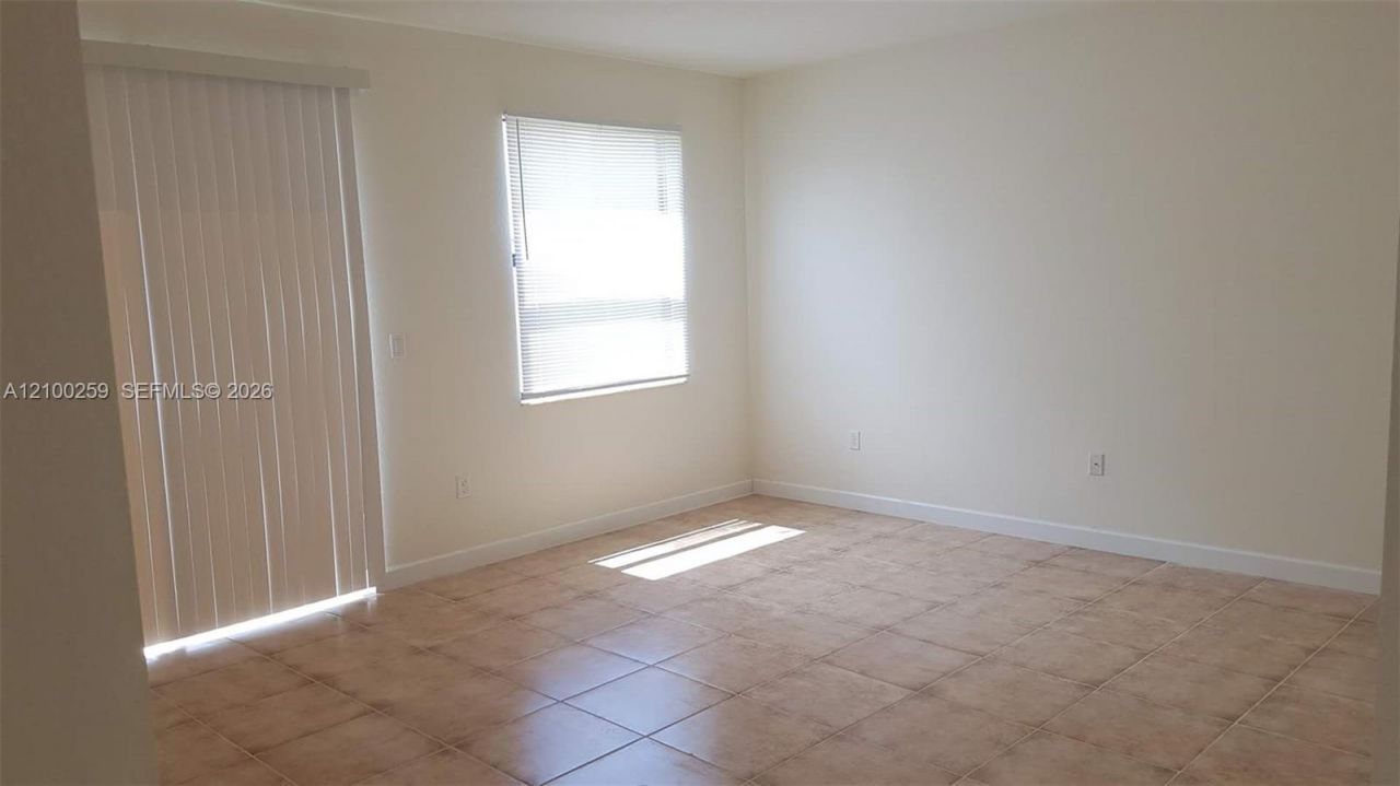 10554 W 35th Ln, Unit 10554, Hialeah, FL 33018 Photo