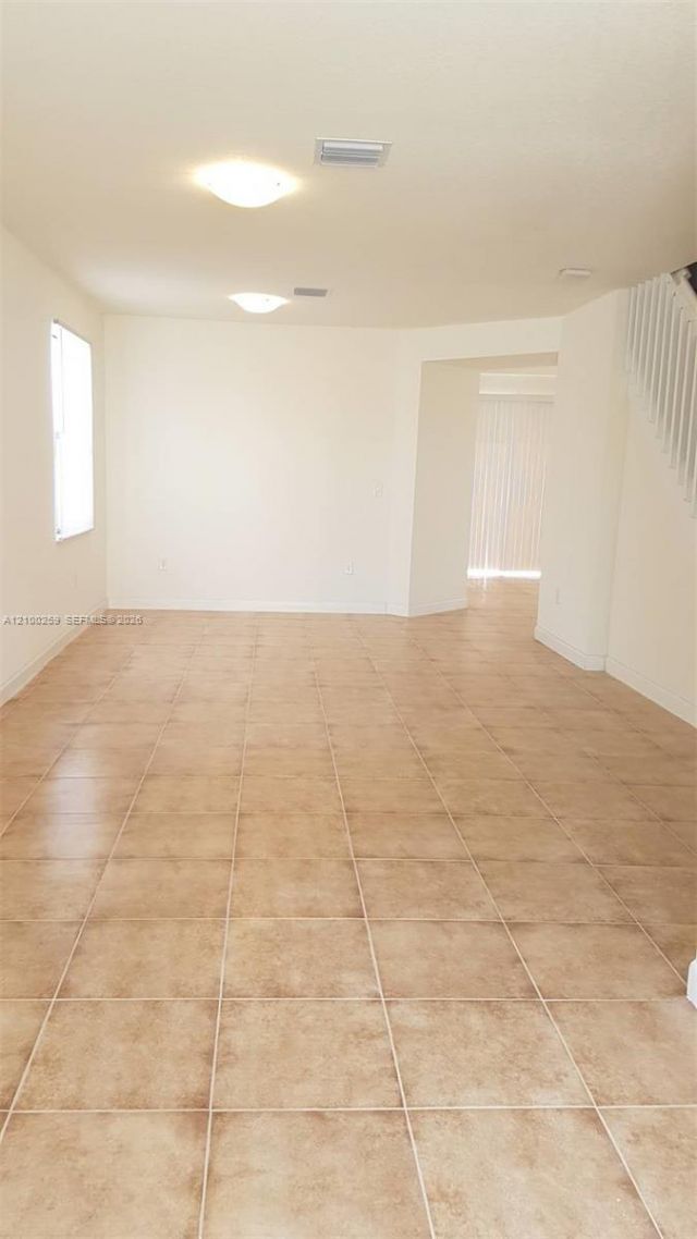 10554 W 35th Ln, Unit 10554, Hialeah, FL 33018 Photo