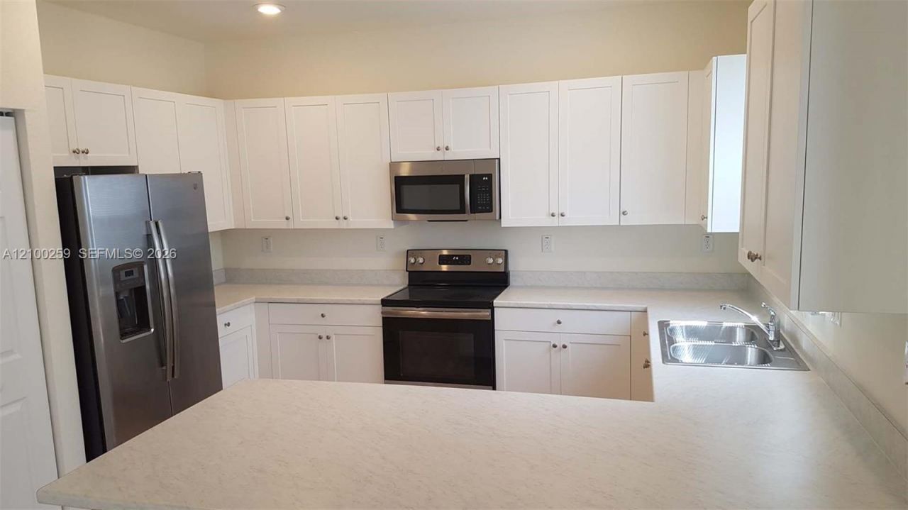 10554 W 35th Ln, Unit 10554, Hialeah, FL 33018 Photo