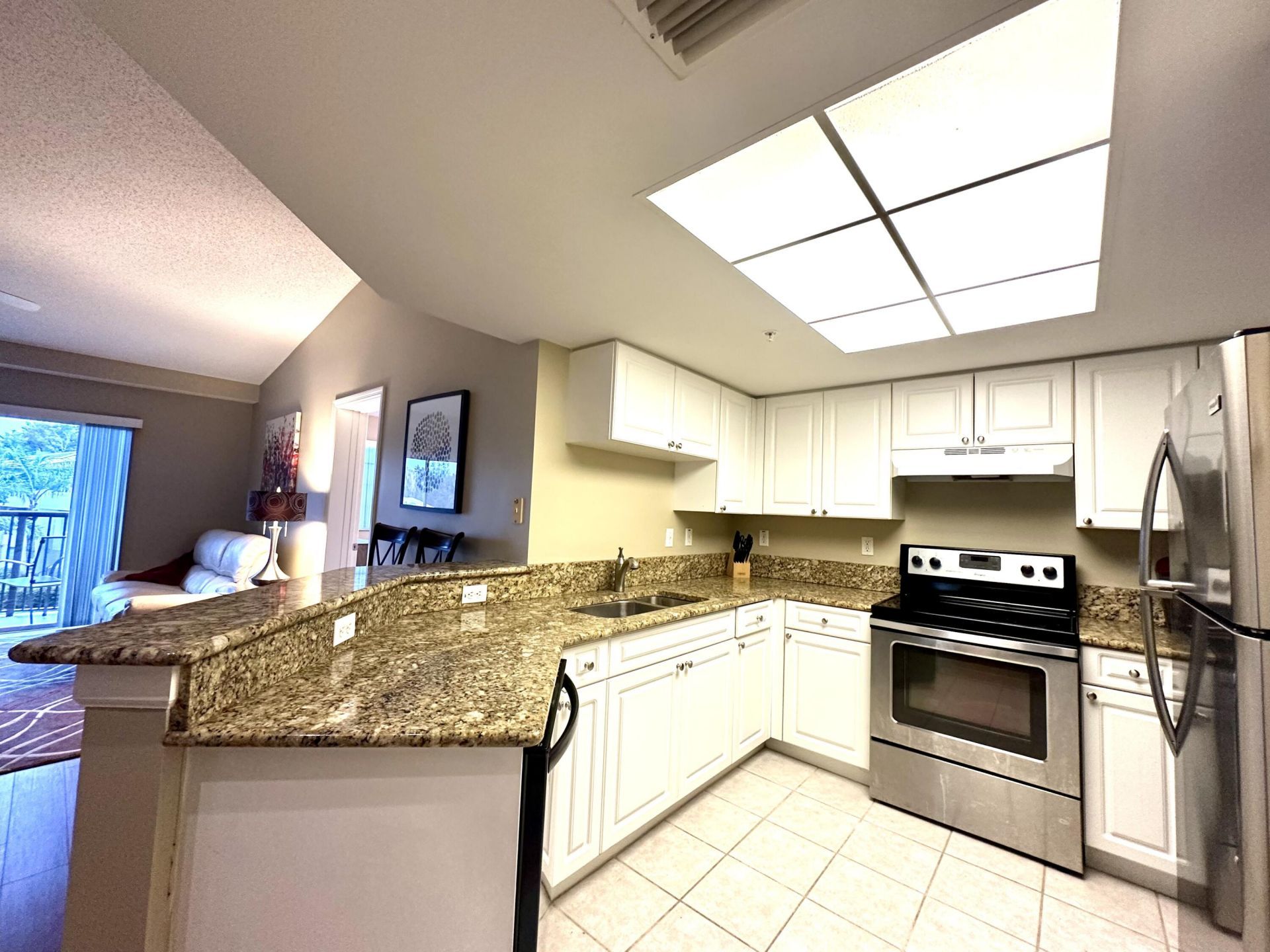 500 N Crestwood Court N, Unit 519, Royal Palm Beach, FL 33411 Photo