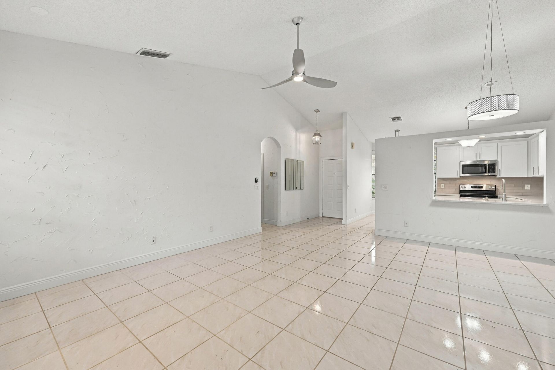 8292 Waterline Drive, Unit 106, Boynton Beach, FL 33472 Photo