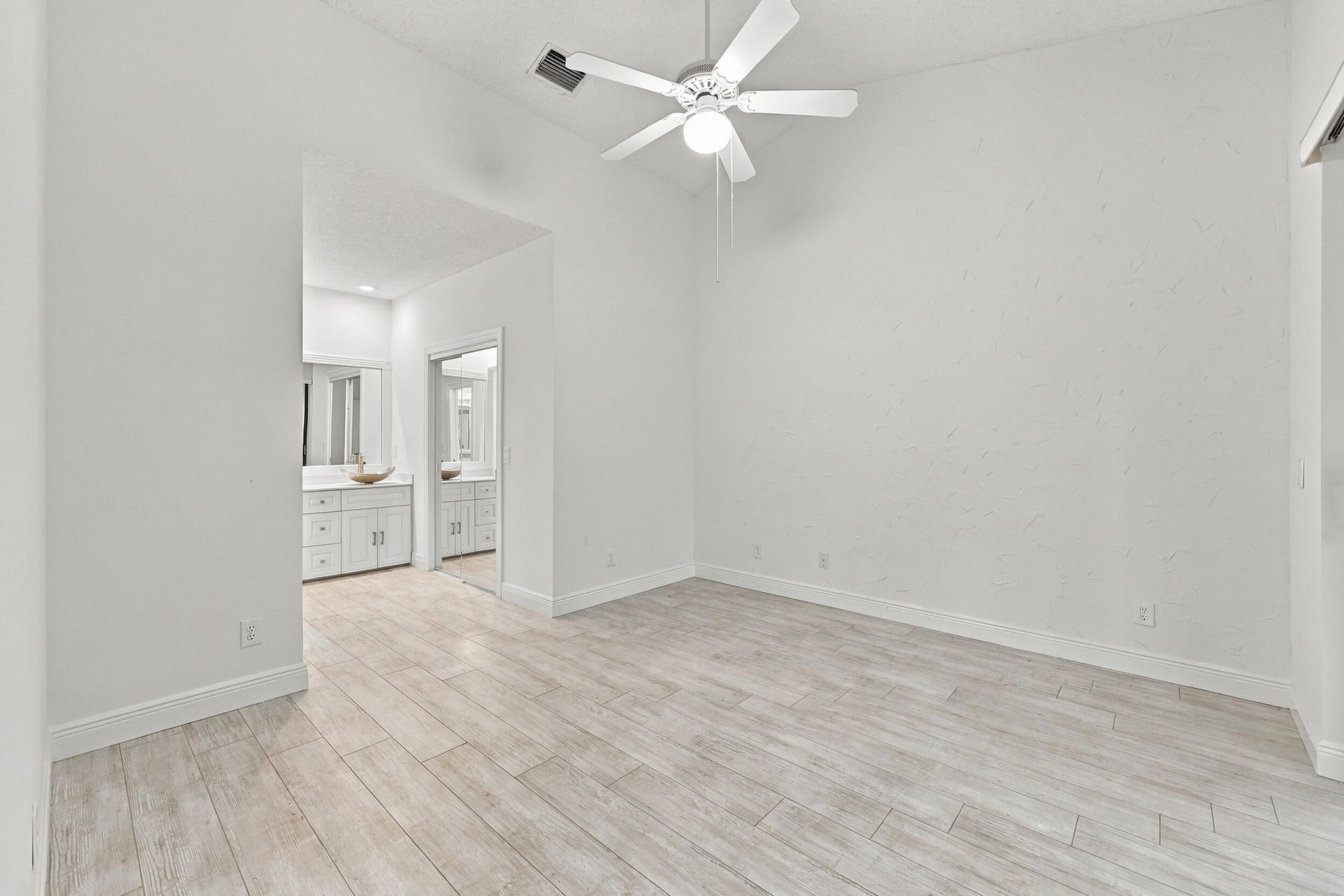 8292 Waterline Drive, Unit 106, Boynton Beach, FL 33472 Photo