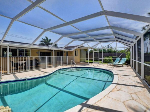 1086 SW 28th Avenue, Boynton Beach, FL 33426