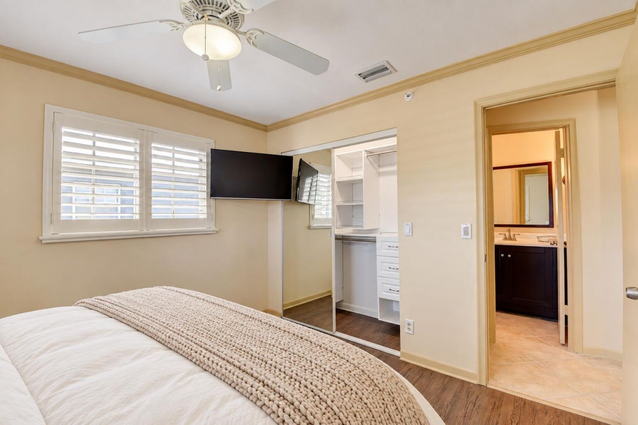 1086 SW 28th Avenue, Boynton Beach, FL 33426 Photo