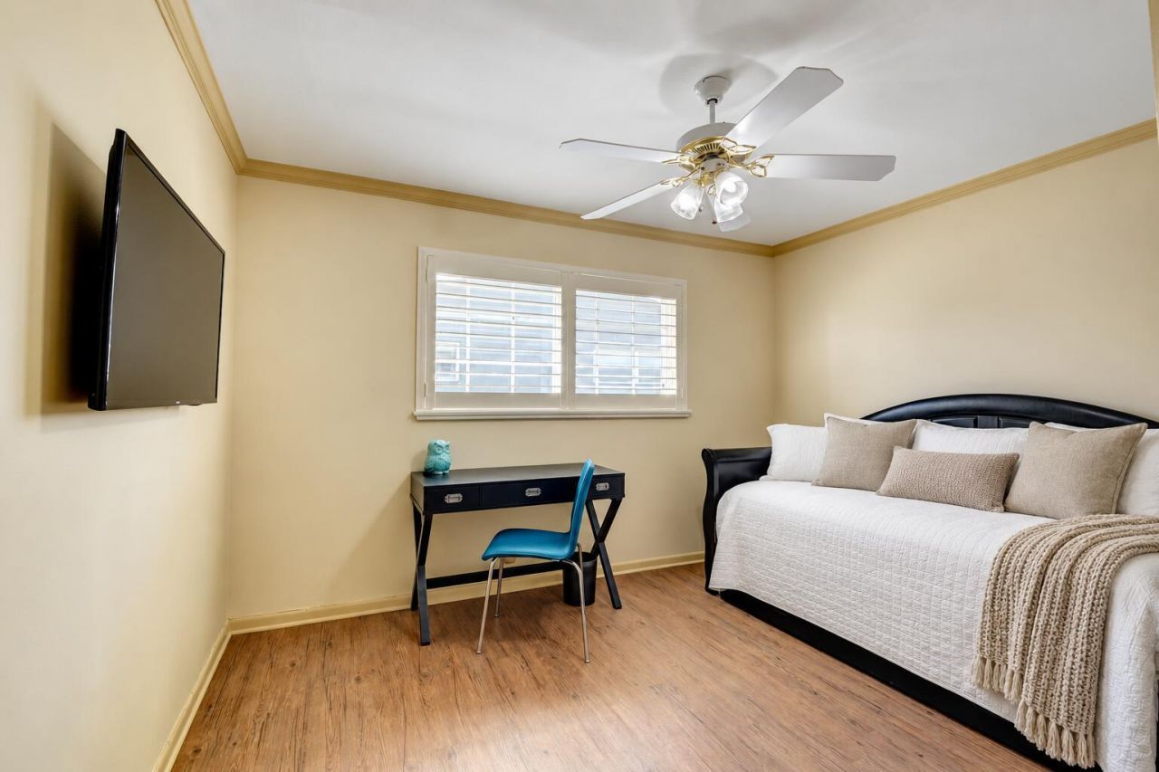1086 SW 28th Avenue, Boynton Beach, FL 33426 Photo